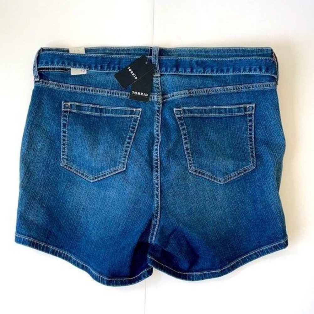 💕SOLD💕 HIGH RISE MID SHORT - VINTAGE STRETCH - Picture 3 of 6